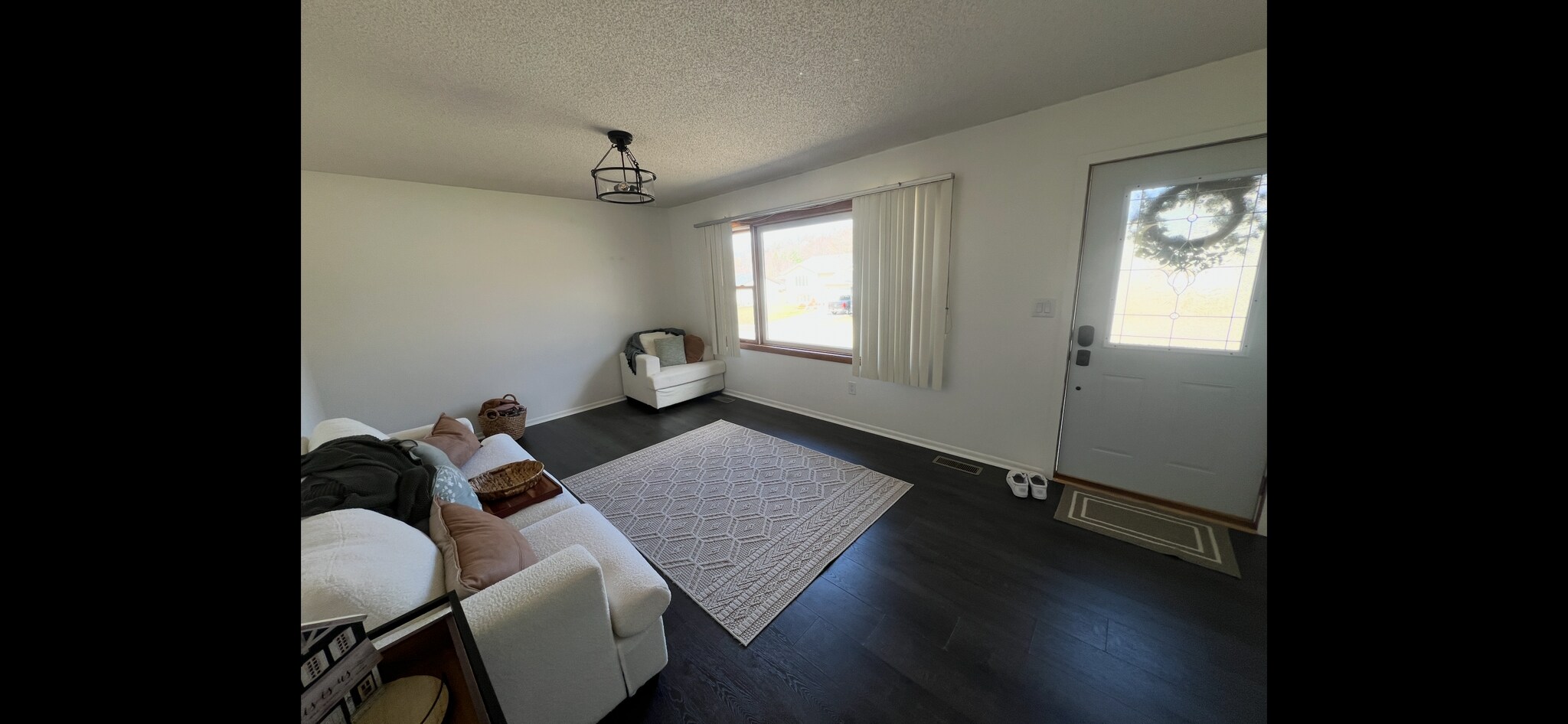 Building Photo - 607 James St NE