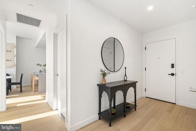 Building Photo - 210 S 12th St