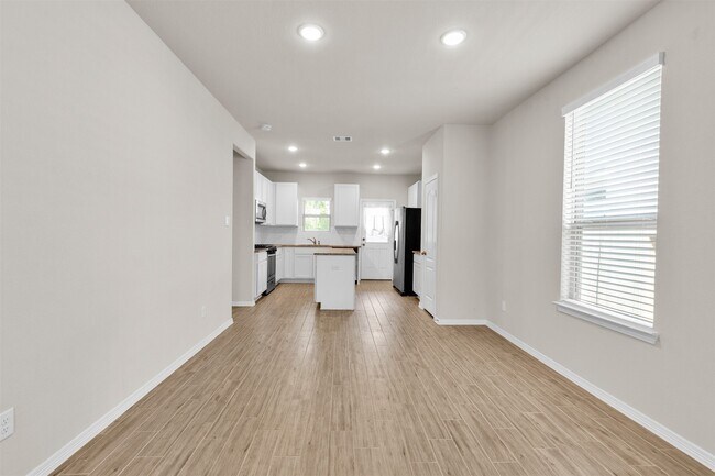 Building Photo - 25711 Hickory Pecan Trl