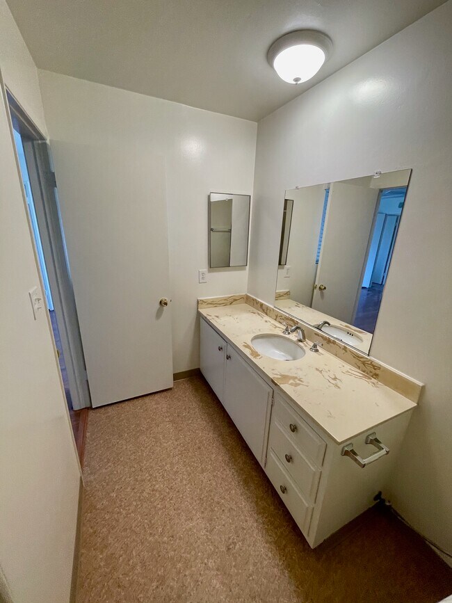 Master bath2 - 5215 Sepulveda Blvd