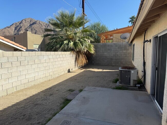 Building Photo - 53620 Avenida Velasco