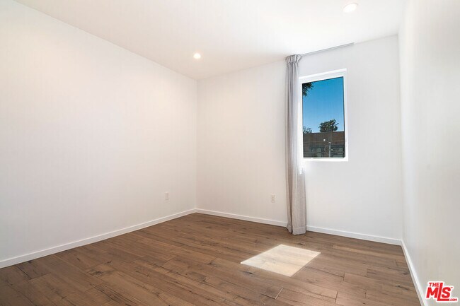 Building Photo - 1621 S Bedford St