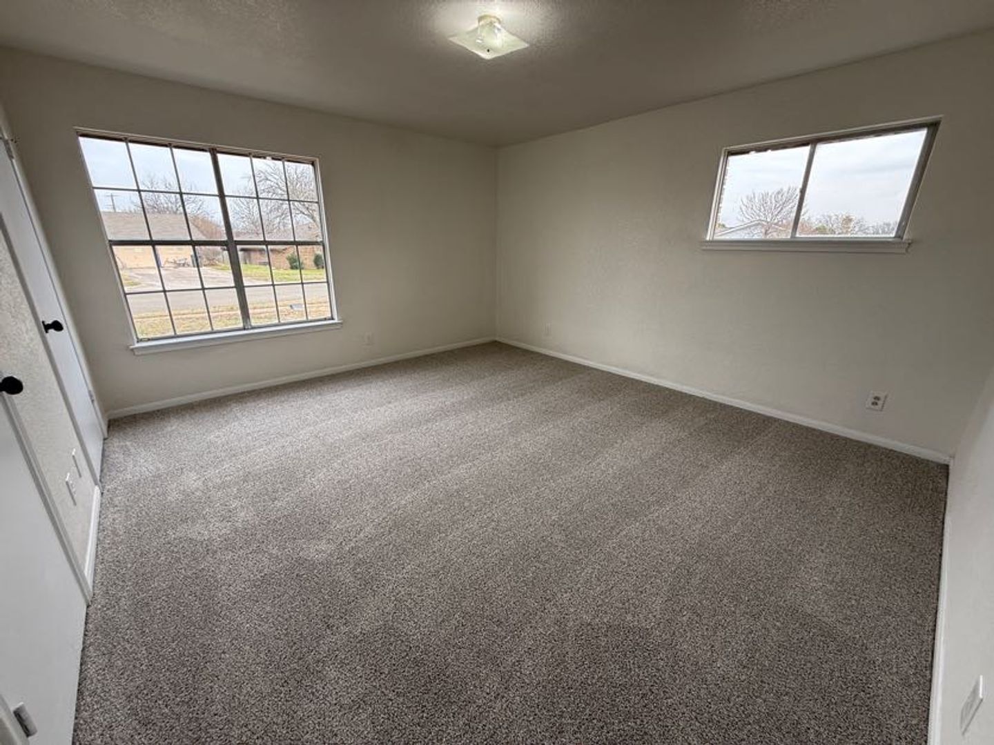 Building Photo - 3007 Sierra Dr