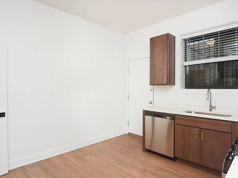 Building Photo - 3409 W Fullerton Ave