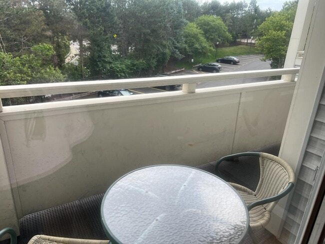 Building Photo - NOW AVAILABLE FOR RENTAL!!! A condominium-...