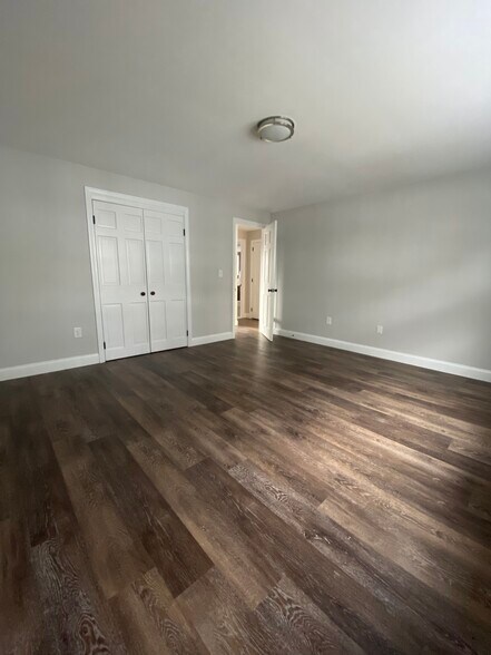 Building Photo - 37 Grandview Dr