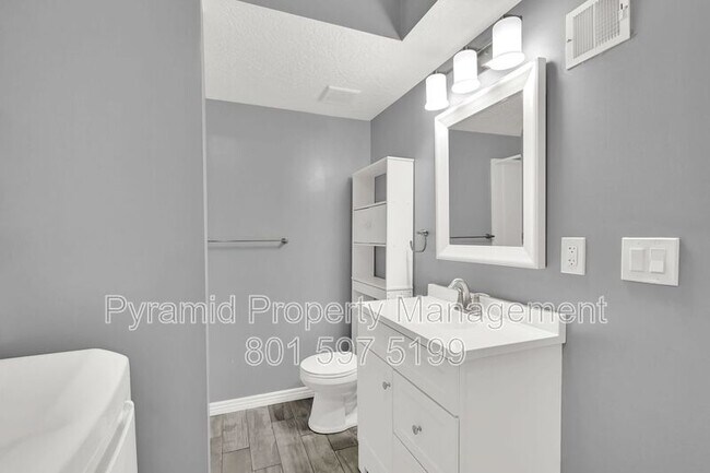 Building Photo - 2928 2075 S
