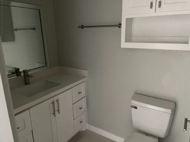 Building Photo - 312 W Rutherford Ave