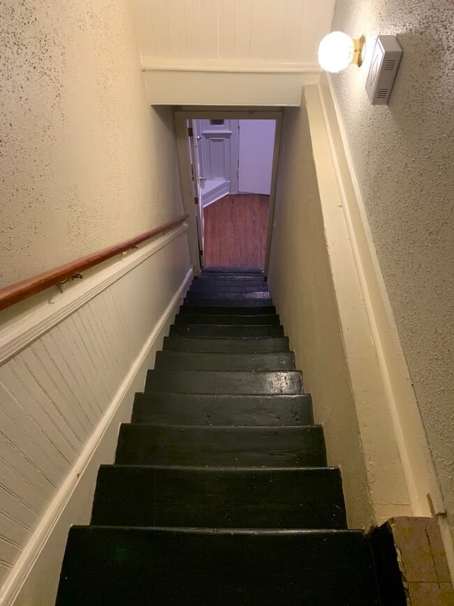 Building Photo - 421 E Anderson St