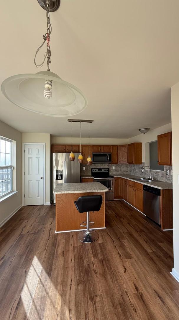 Building Photo - 12 Council Ct