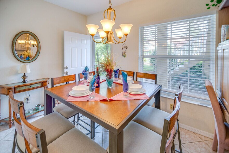 Building Photo - 9851 Costa Mesa Ln