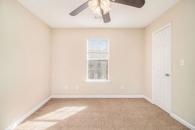 Building Photo - 4 Bedroom in Stonecrest