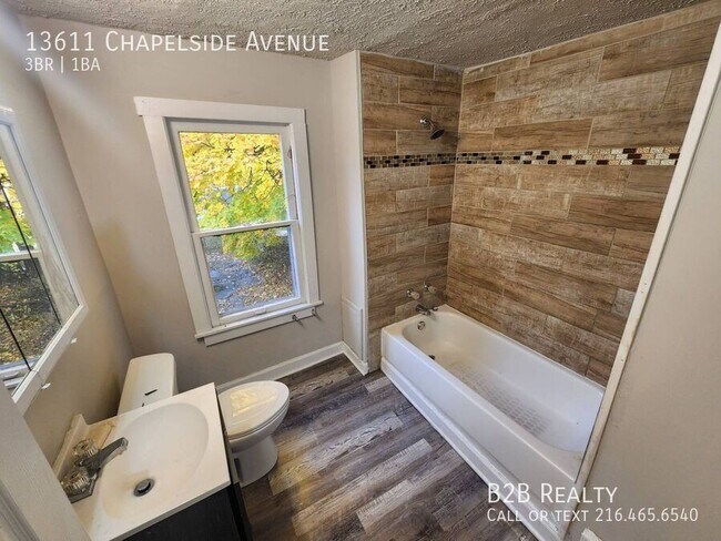 Building Photo - 13611 Chapelside Ave