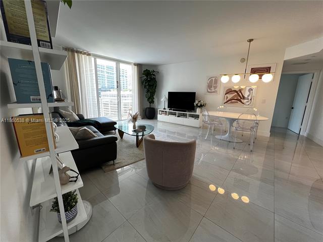 Building Photo - 901 Brickell Key Blvd