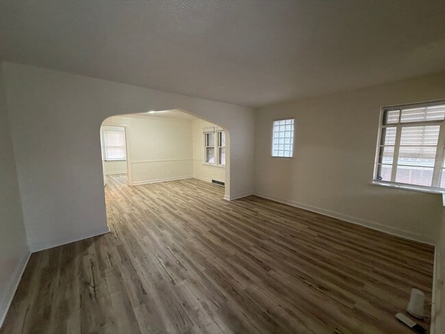 Building Photo - 3004 Capehart Dr