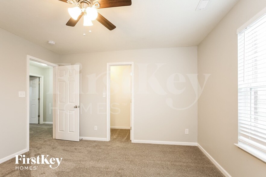 Building Photo - 17030 S Burntwood Way