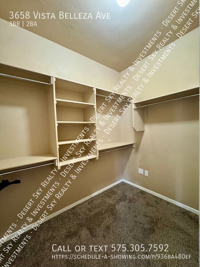 Building Photo - 3658 Vista Belleza Ave