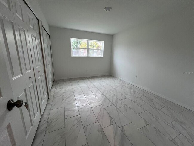 Building Photo - 5317 Curry Ford Rd