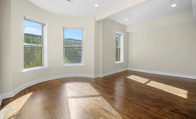 Building Photo - 4544 S Indiana Ave