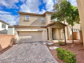 Building Photo - 1015 Maple Pines Ave