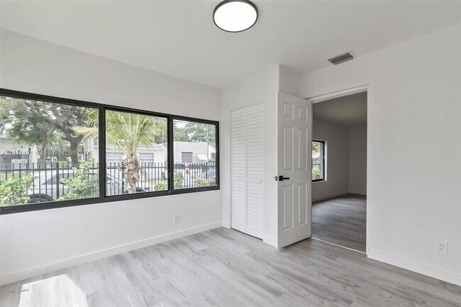 Building Photo - 25 NW 78th St