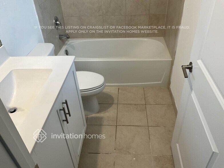 Building Photo - 20700 NE 2nd Ct