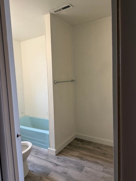 Building Photo - 713 S Billings Blvd