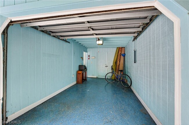 Building Photo - 1189 6th Ln N