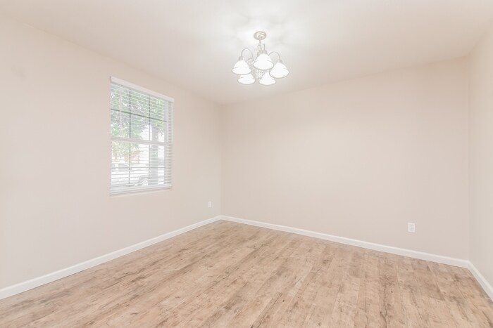 Building Photo - 1304 Cyprus Dr