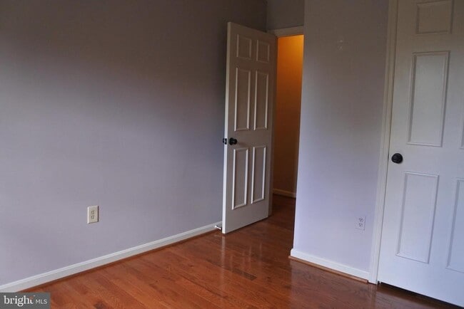 Building Photo - 2113 Kings Mill Ct