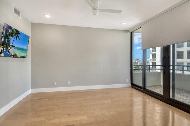 Building Photo - 1255 N Gulfstream Ave