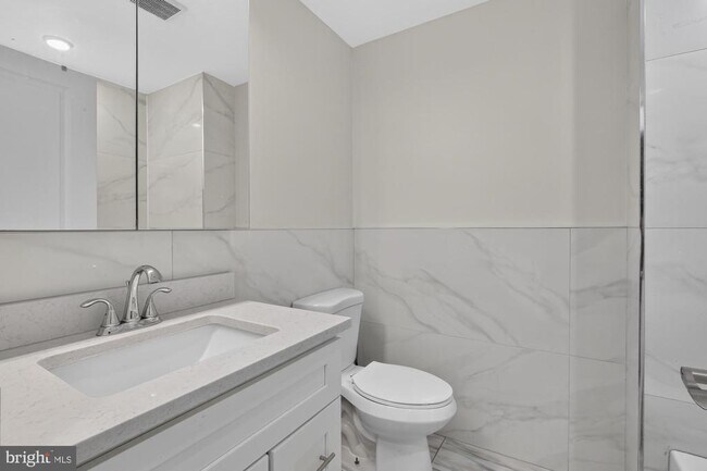 Building Photo - 519 N 11th St