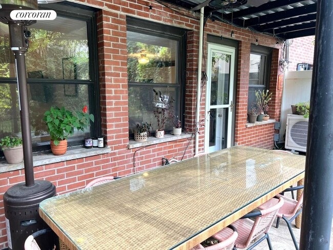 Building Photo - 46 1st Pl