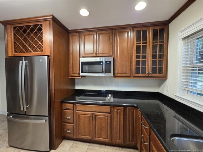 Building Photo - 342 Devane St