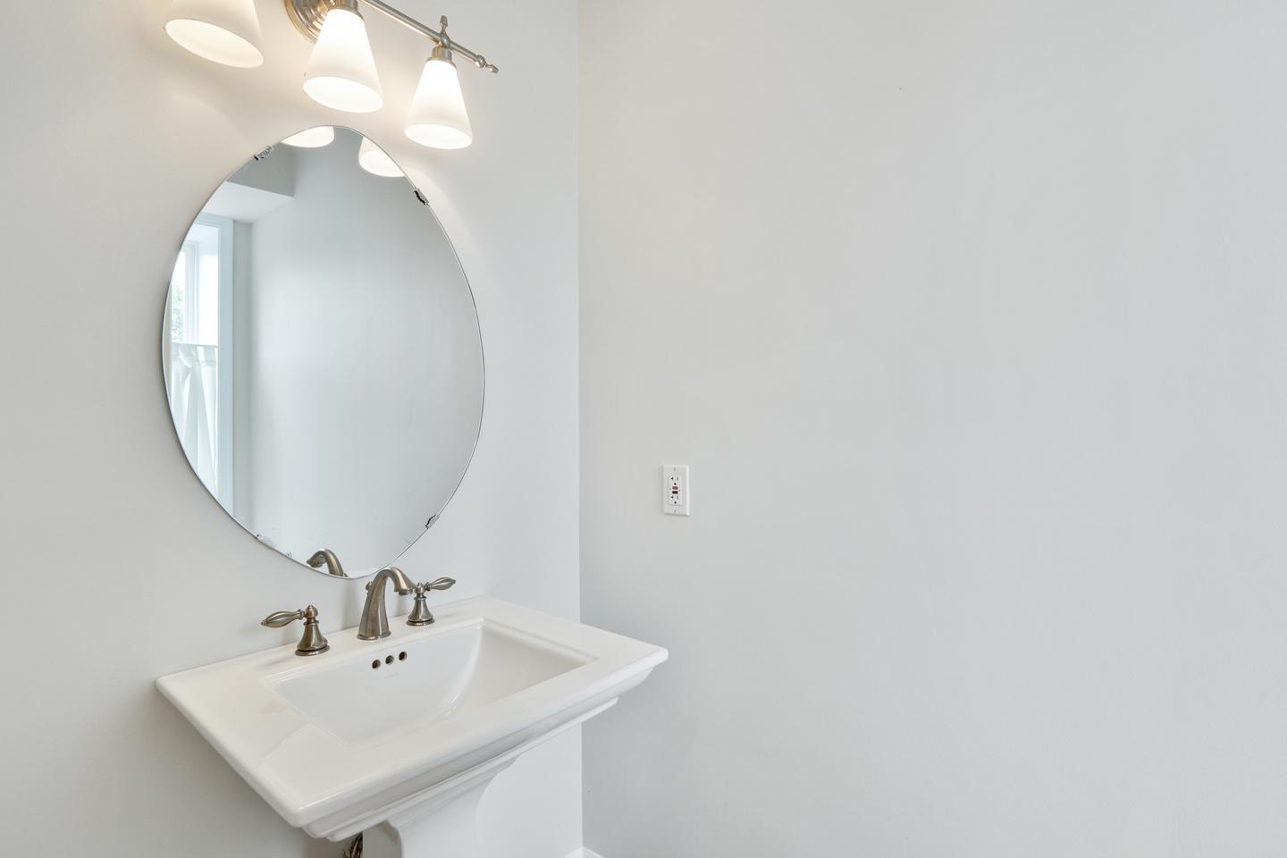 Building Photo - Modern & Spacious Rental in the Heart of Washington, DC!