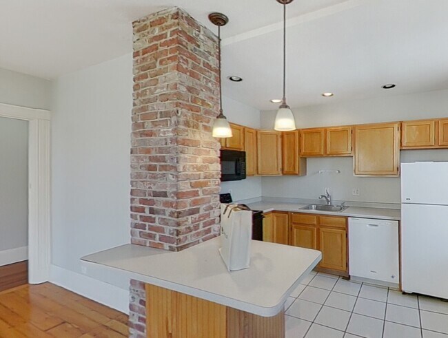 Building Photo - 1545 Tremont St