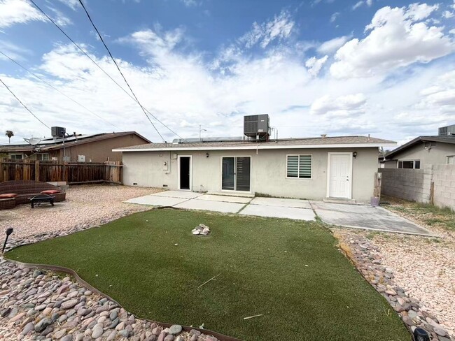Building Photo - 4517 Alta Dr