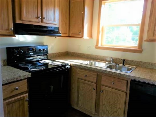 Building Photo - 8 Rockledge Ct