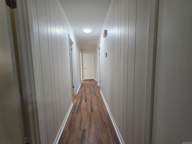 Building Photo - 3 Apache Dr