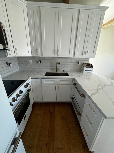 Building Photo - 5661 Campanile Way