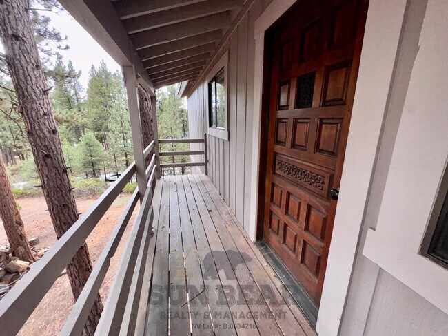 Building Photo - 1033 Tomahawk Trail