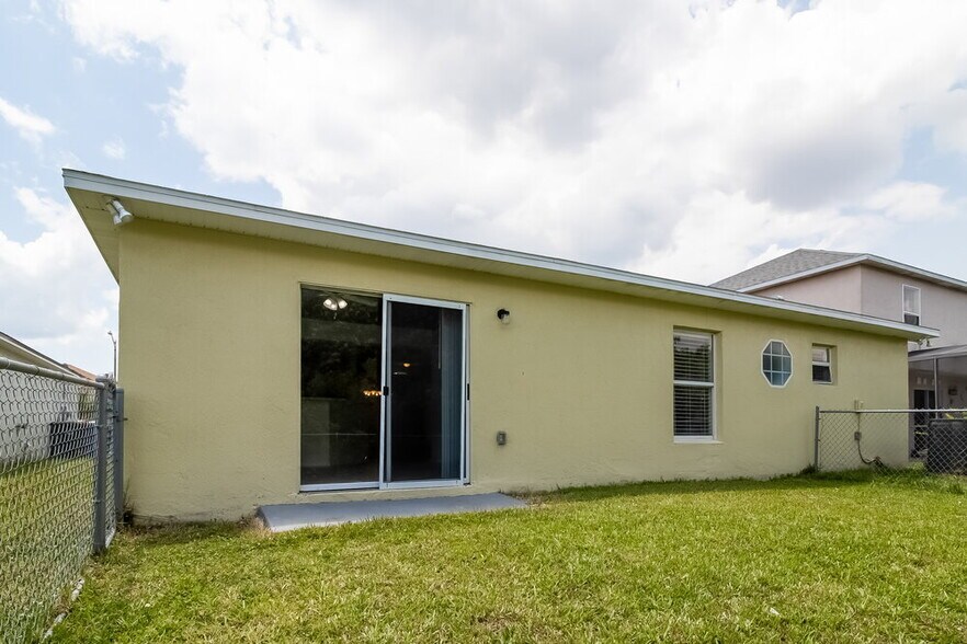 Building Photo - 2945 Elbib Dr