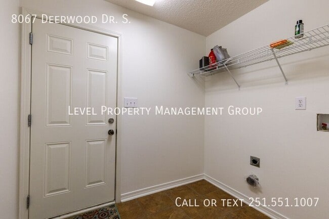 Building Photo - 8067 Deerwood Dr