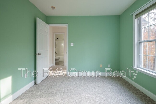 Building Photo - 79 River Run Ln