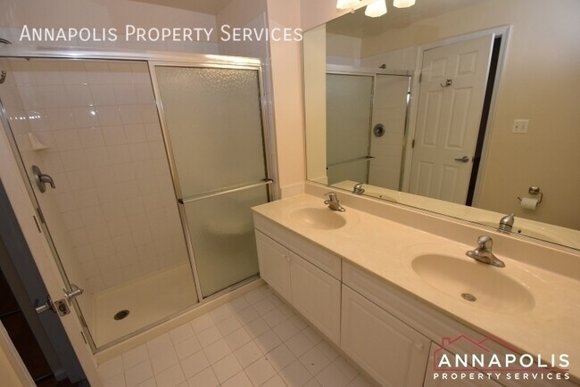 Building Photo - 1132 Lake Heron Dr