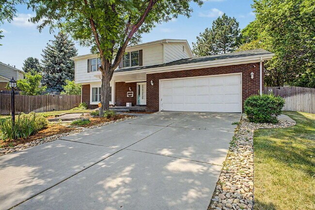 Building Photo - "Spacious 4-Bedroom Oasis with 4 Full Baths in Prime Englewood Location – 3306 Sq. Ft. of Comfort...
