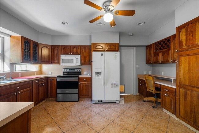 Building Photo - 516 NE 23rd St