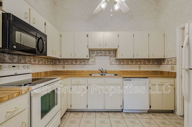 Building Photo - 5111 Cimarron Dr
