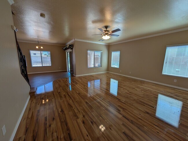 Building Photo - 4 Bedroom 3 Bathroom Circle Cross Ranch Home