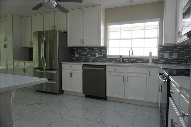 Building Photo - 500 Vista Oaks Way